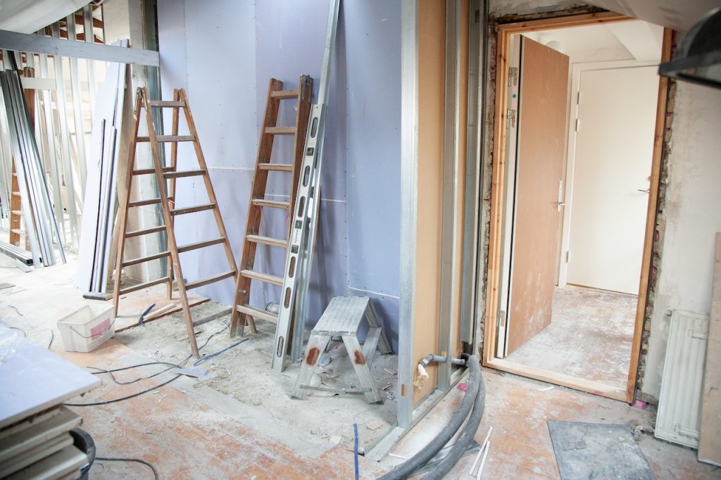 choosing a remodeling contractor in miami